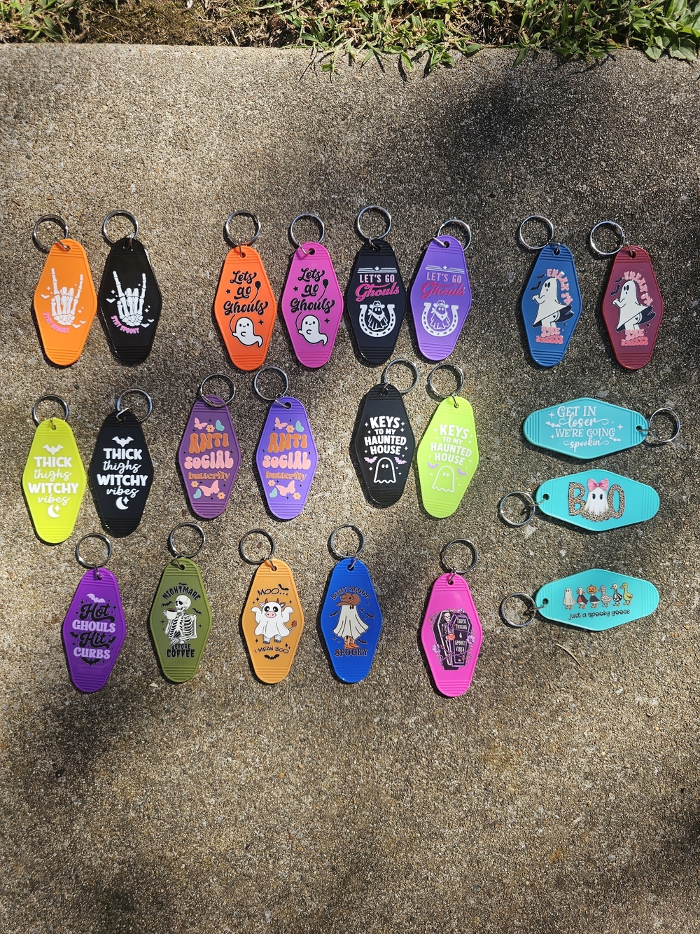 Hotel Keychains — Assorted Bright Colors - Picture 2 of 4